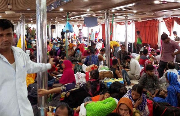 লঞ্চে ‘তিল ধারণেরও ঠাঁই ছিল না লঞ্চটিতে’